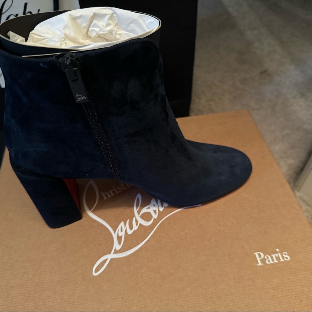 Authentic Christian Loubotin Castarika Navy suede boot - Picture 5 of 16